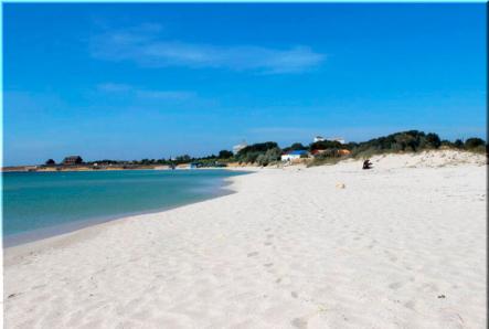 Ξεκουραστείτε στην Επικράτεια του Κρασνοντάρ: οι πιο καθαρές αμμώδεις παραλίες